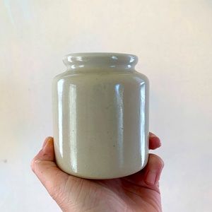 Small ceramic planter, cream/taupe
